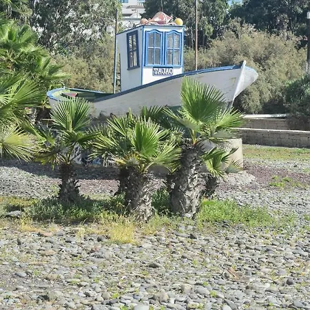 A Un Salto Del Mar Wifi דירה