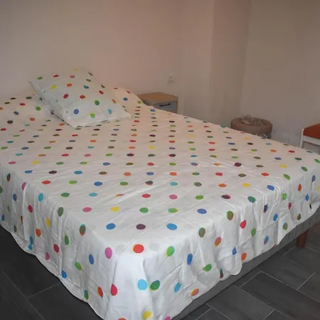 A Un Salto Del Mar Wifi דירה *